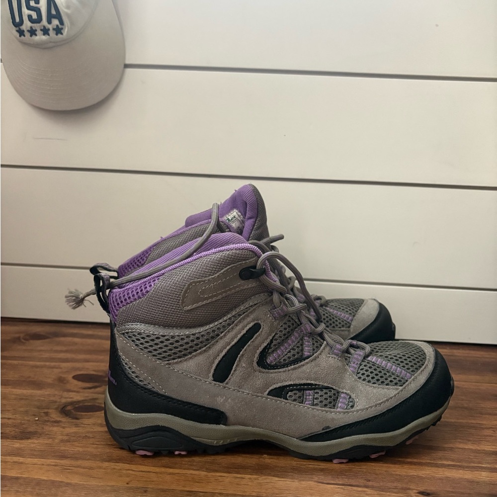 Gander Mountain Gray and Purple Women's Lace-Up Hiking Boots | Size 7 - Picture 2 of 4
